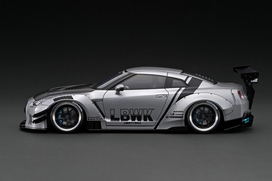 IG2343 1/18 LB-WORKS Nissan GT-R R35 type 2 Silver With Mr. Kato