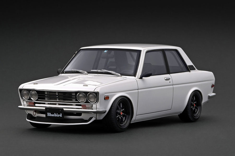 IG3303 1/18 Datsun Bluebird (510) White With Mr.Yokoyama | LINE UP