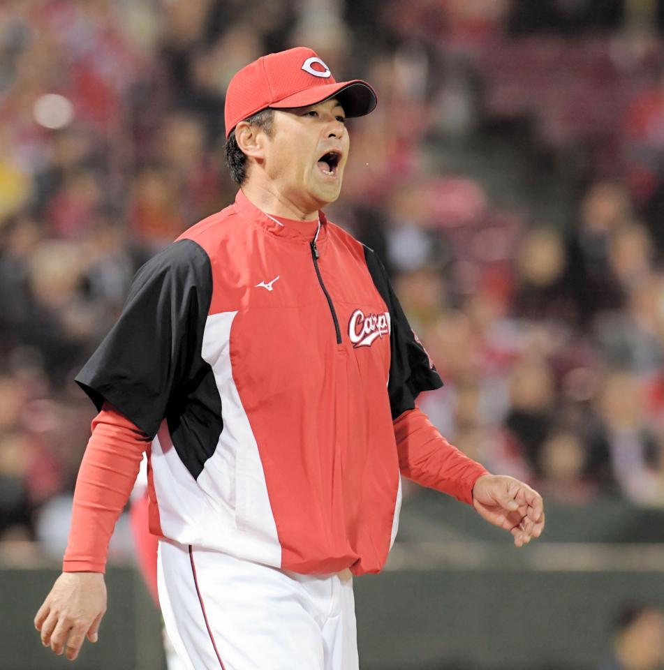 広島・緒方監督 現役時代通じて初の退場 微妙判定への猛抗議で/カープ