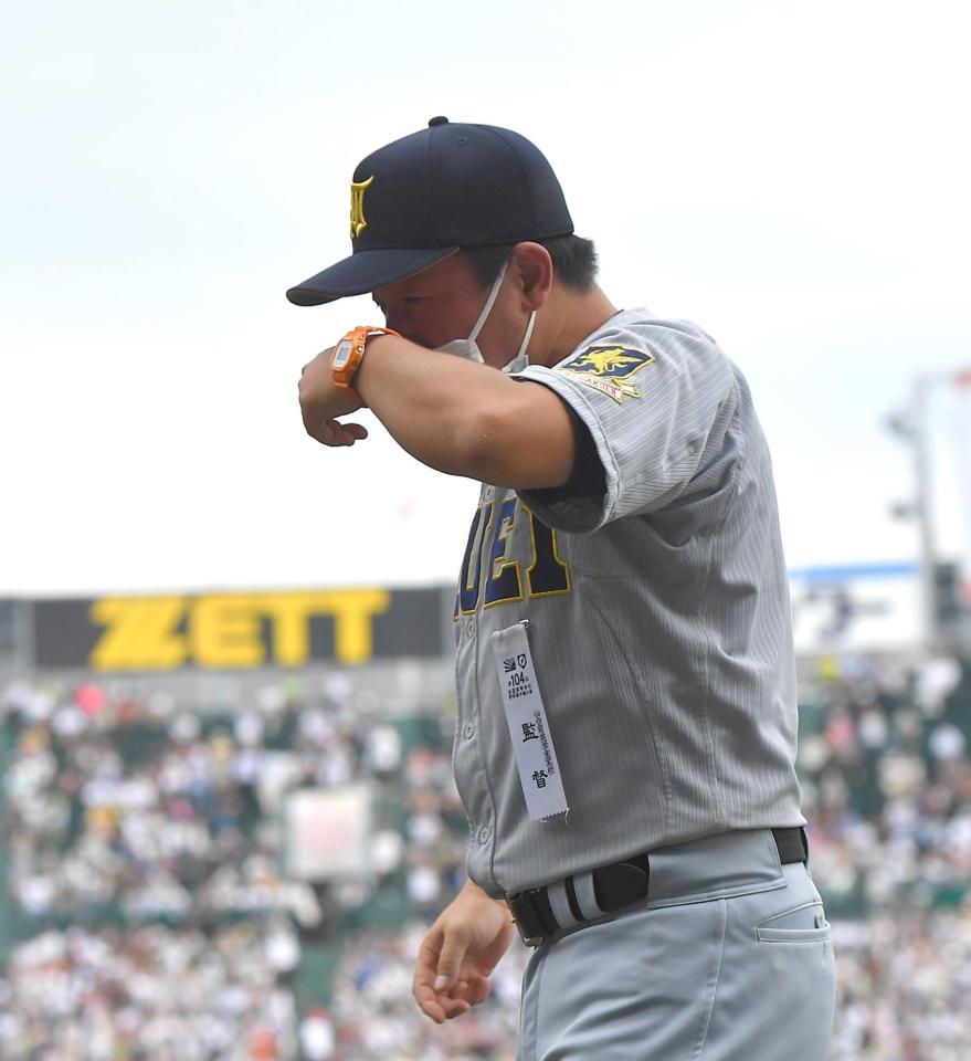 仙台育英が東北勢初V 感涙の須江監督「100年開かなかった扉が開い