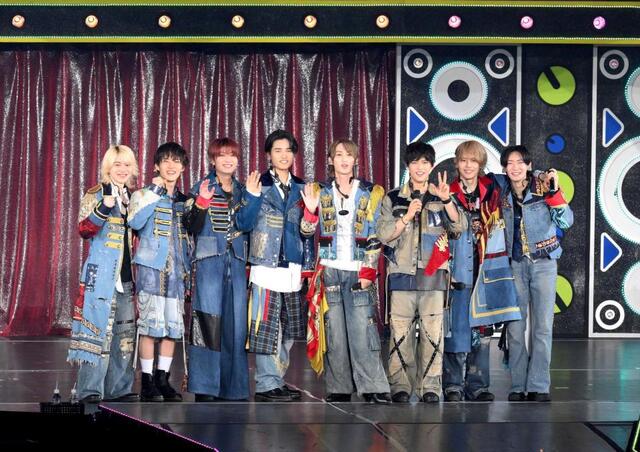 B＆ZAI 初ライブでド派手パフォ！ バンド＆ダンス＆アクロバットが