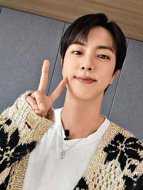 BTSジンが考案！異例のファンサイン会を実施 待ち合わせはロッテ