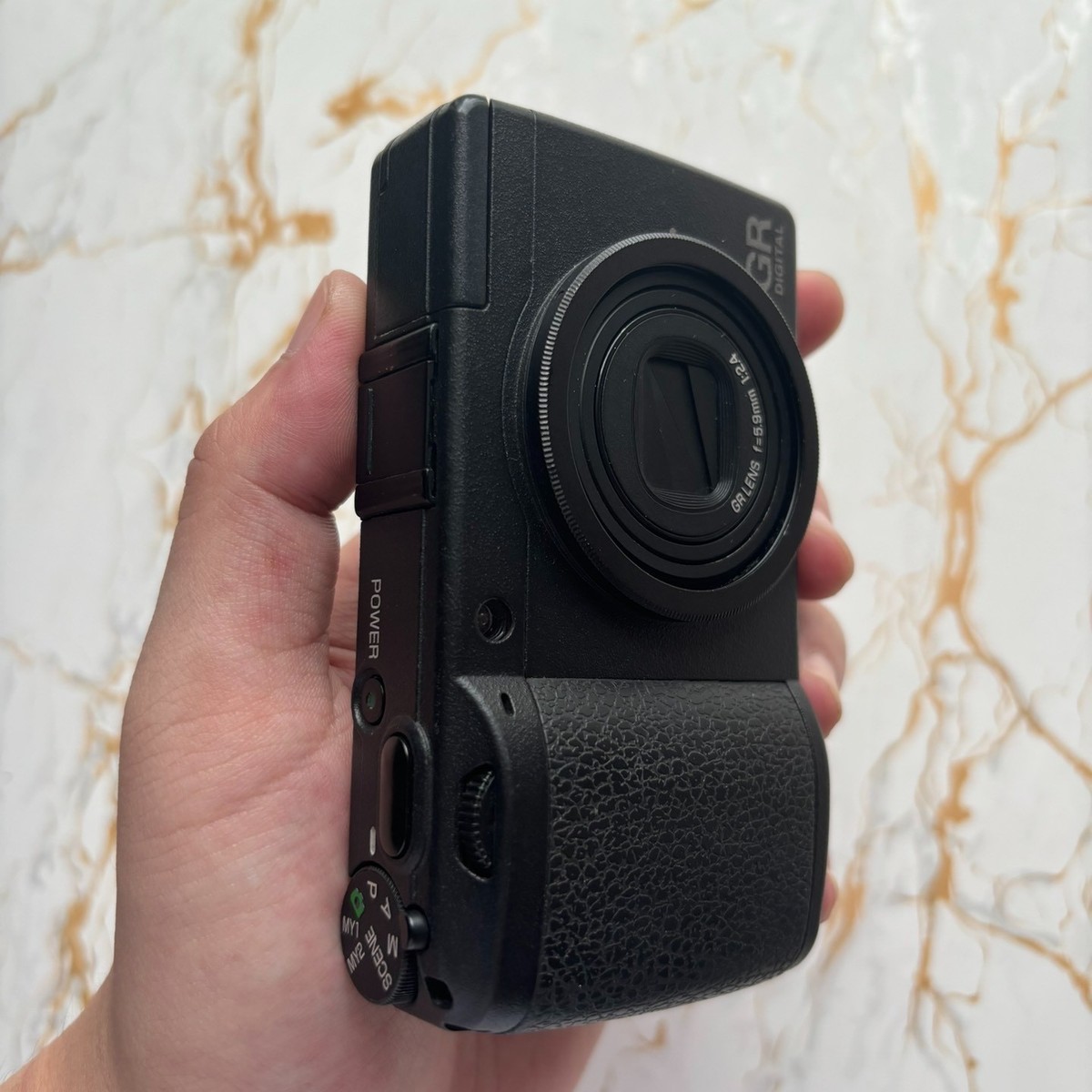 Ricoh GR Digital II GRD2 Compact Self Timer Digital Camera with