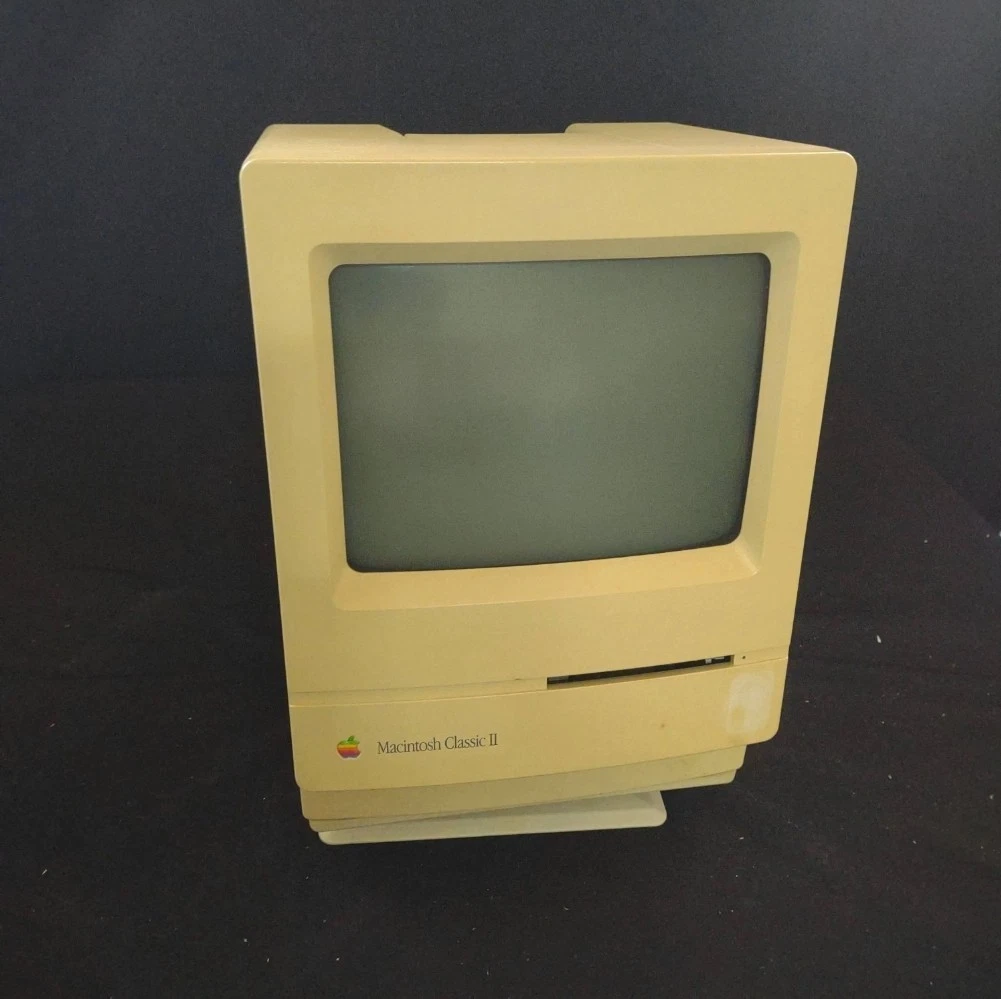 Apple Macintosh Classic II Vintage Home Computer Model M4150