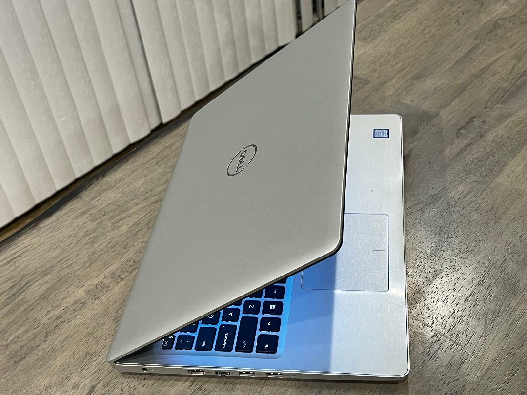 Dell Inspiron 5570 15.6