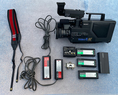 Sony CCD-V8AF Video 8 8mm Video Camera Recorder RFU-80UC NP-22 BCA