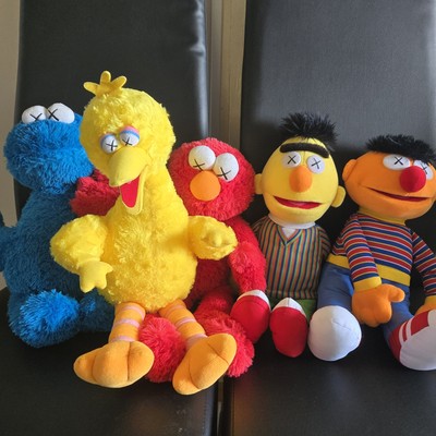 UNIQLO Kaws Sesame Street Tags Doll Toy Plush Complete Set 20in