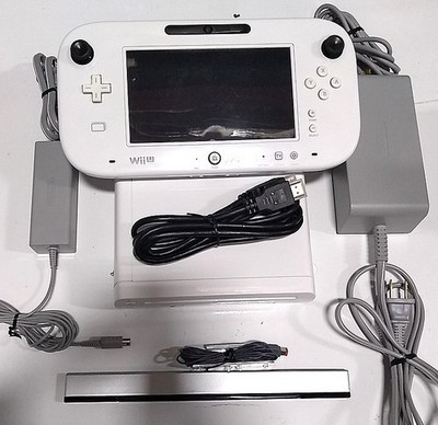 Nintendo Wii U 8GB Basic Console Handheld Set Gaming System WHITE