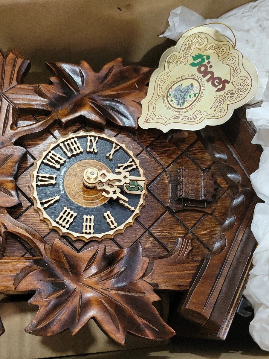 German Black Forest Cuckoo Clock with Five Leaf One Bird 13