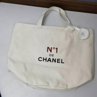 CHANEL BEAUTE Novelty Tote Bag Bucket Shape N°1 DE White Camelia