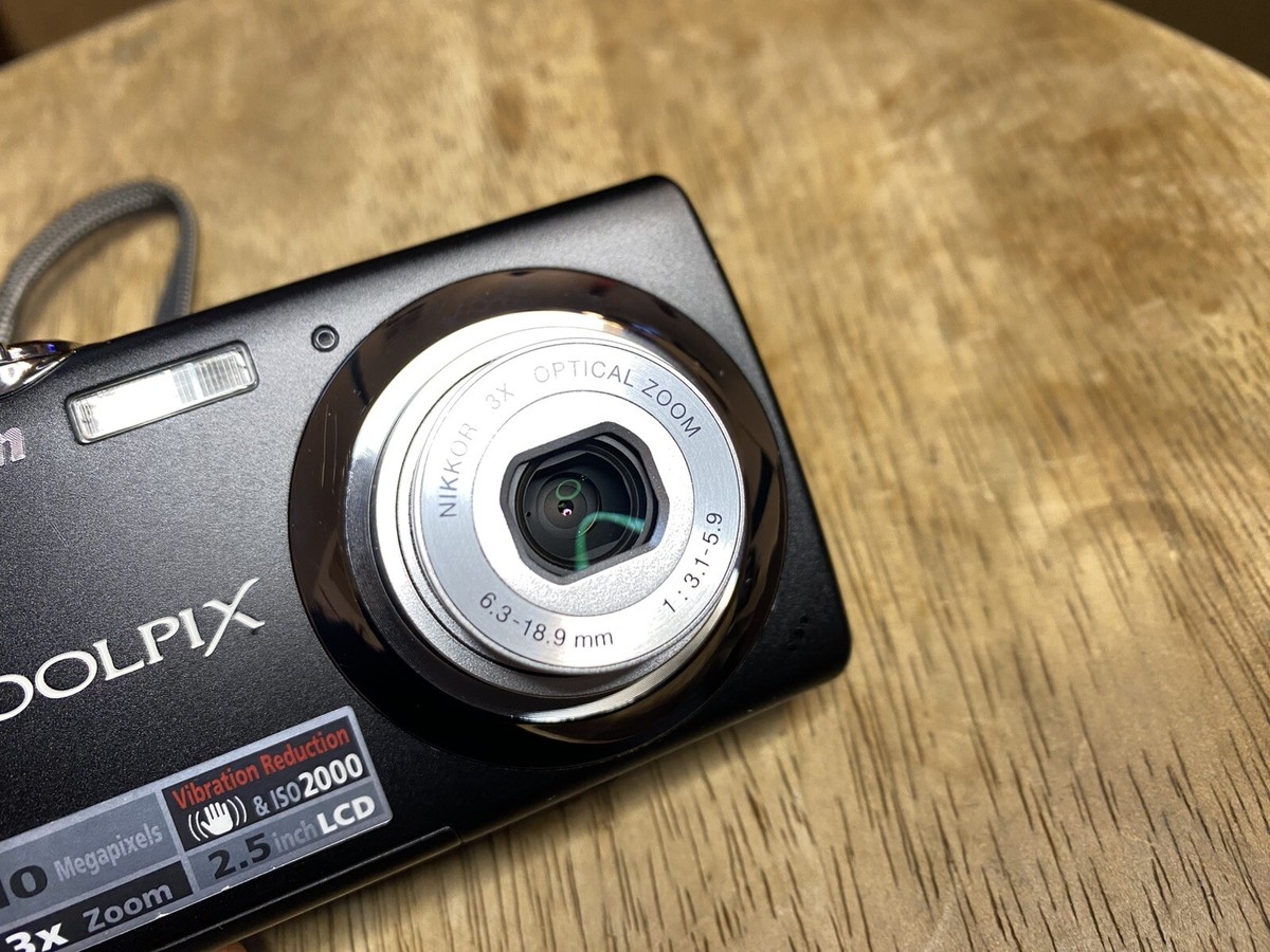 Nikon Coolpix S220 Digital Camera 10 MP Zoom 3X Black Tested