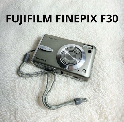 FUJIFILM FINEPIX F30 Old compact digital camera In good condition