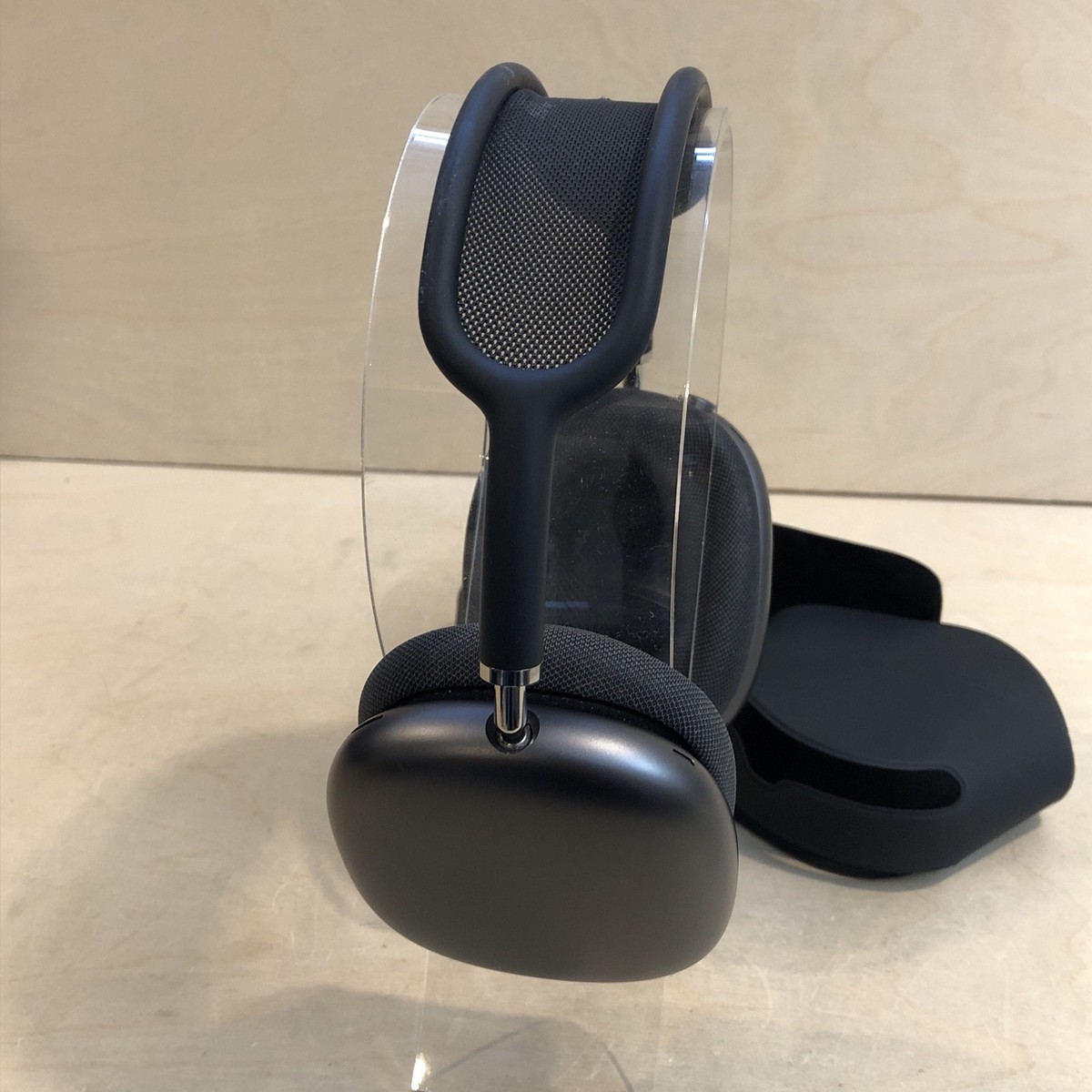 Apple AirPods Max (Lightning) Wireless Headphones w Smart Case