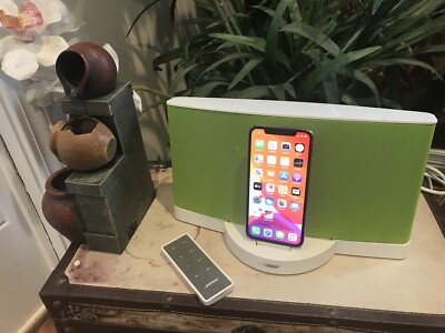 Bose SoundDock Series III System Limited Green w/Lightning Dock