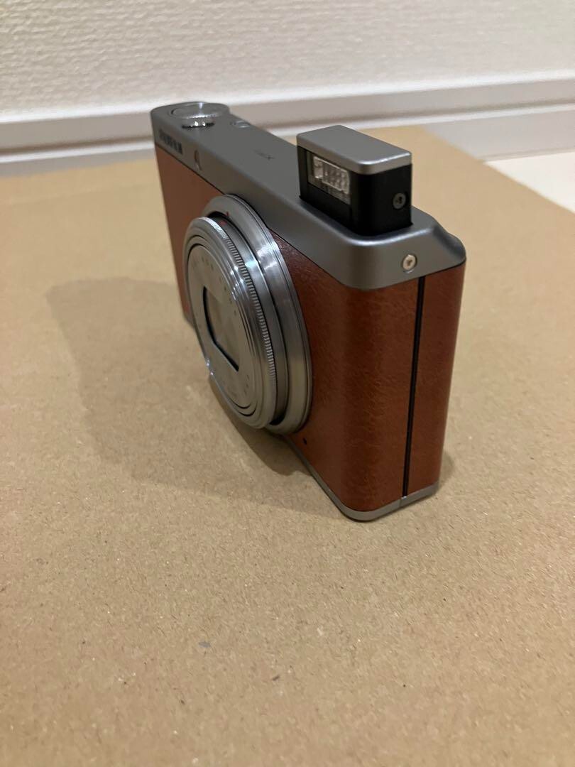 Fujifilm XF1 X Series Compact Digital Camera 12.0MP Brown with