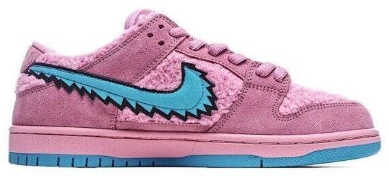 Preços baixos em Nike Dunk Low SB x Grateful Dead Pink Bear