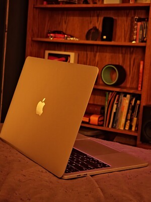 2020 Apple MacBook Pro 13