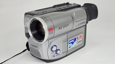Samsung SCL700 Hi8 8mm Camcorder 880x Digital Zoom W/O