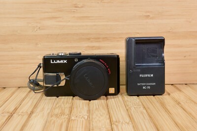 Panasonic Lumix DMC-LX2 10.2MP Digital Camera, Leica Lens, Made in