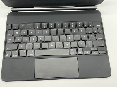 Apple Magic Keyboard 11