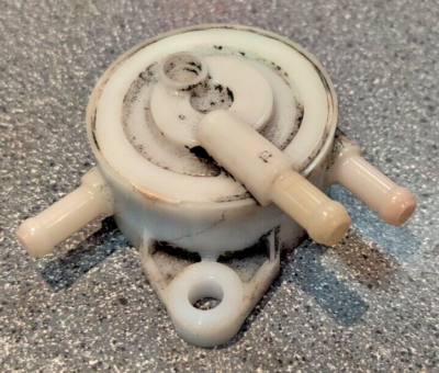 Suzuki ATV Fuel Pump Assembly 1999-2002 250, 300, 350 15100-39D02