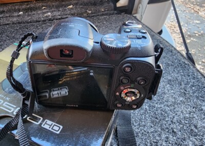 Fujifilm Finepix S2500HD 12MP Digital Camera 18x Optical Zoom Cap