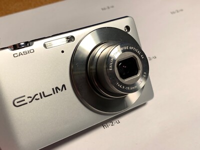 Casio Exilim EX-S200 14.1 MP Digital Camera + Works But Issue