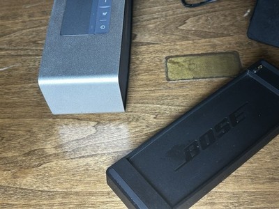 Bose SoundLink Mini Portable Bluetooth Silver Speaker +Charging