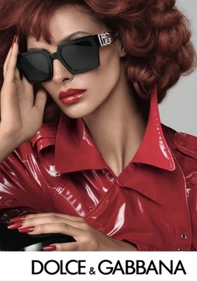 vogue Turkey October 2023 Taylor Hill - Ayça Ayşin Turan