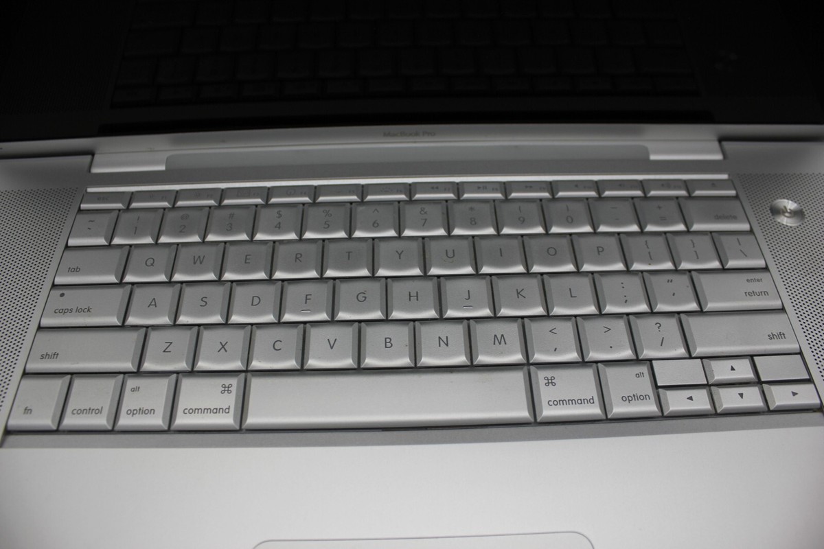 Apple MacBook Pro 17