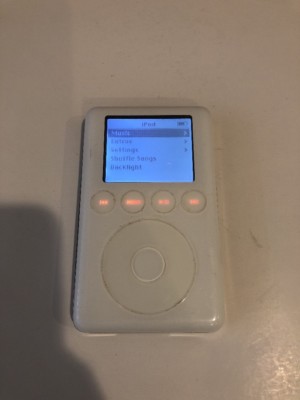 Apple iPod classic 3rd Generation White (10 GB) A1040 - Good