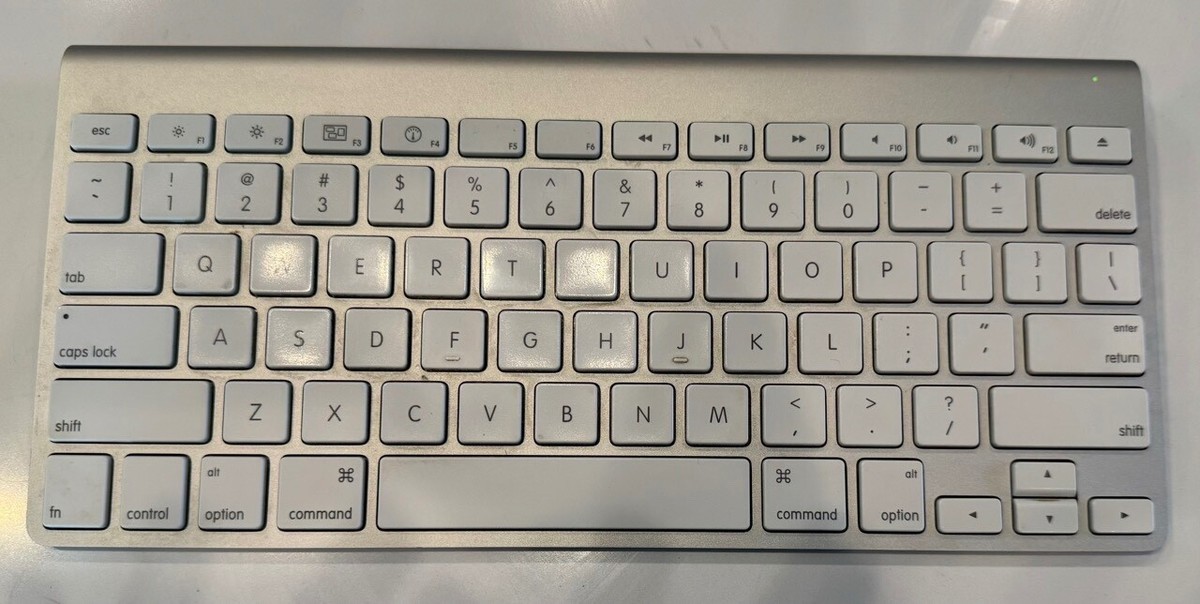 Apple Magic Keyboard A1314 Wireless Bluetooth Keyboard for Mac
