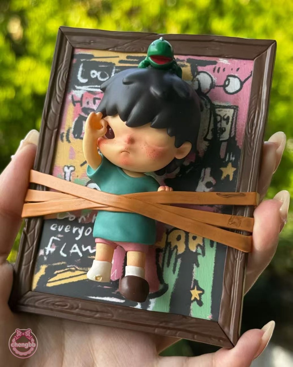 Authentic Hirono Listening Saying Seeing Series 11.2cm Figure Full