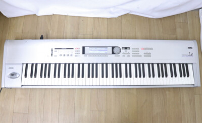 Korg Triton Le 61 key MUSIC WORKSTATION KEYBOARD Japan power