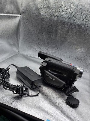 Sony CCD-TRV68 NTSC Video Hi8 Handycam Camcorder w Charger Bundle