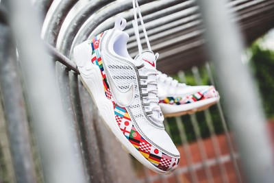 Nike Zoom Spiridon 16 NIC QS White Iridescent MultiColor One World