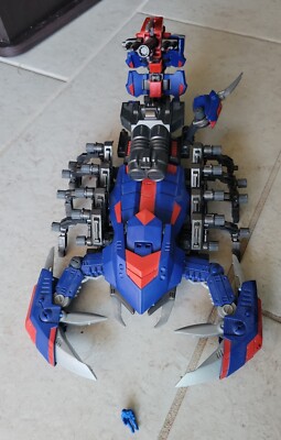 ZOIDS DEATH STINGER SCORPION MODEL ROBOT WITH PILOT WORKS W SOME