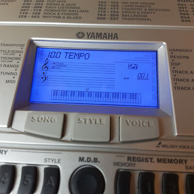 Yamaha PSR-450 electronic Keyboard 61 key Silver Synthesizer DISC