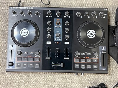 Native Instruments TRAKTOR KONTROL S2 MK1 DJ Controller With Case