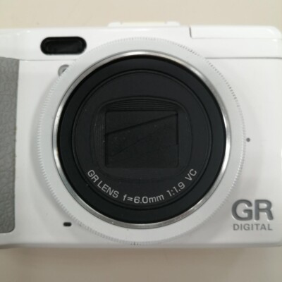Ricoh GR DIGITAL Series GR DIGITAL IV White 4X 10.0 MP Digital