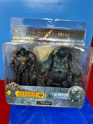 NECA Pacific Rim Gipsy Danger vs Kaiju Leatherback Action Figure