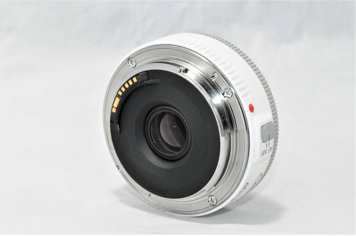 Near Mint-Canon EF 40mm f/2.8 STM Pancake Lens White | eBay