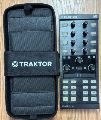 Native Instruments Traktor Kontrol X1 MK2 DJ Controller USB FX
