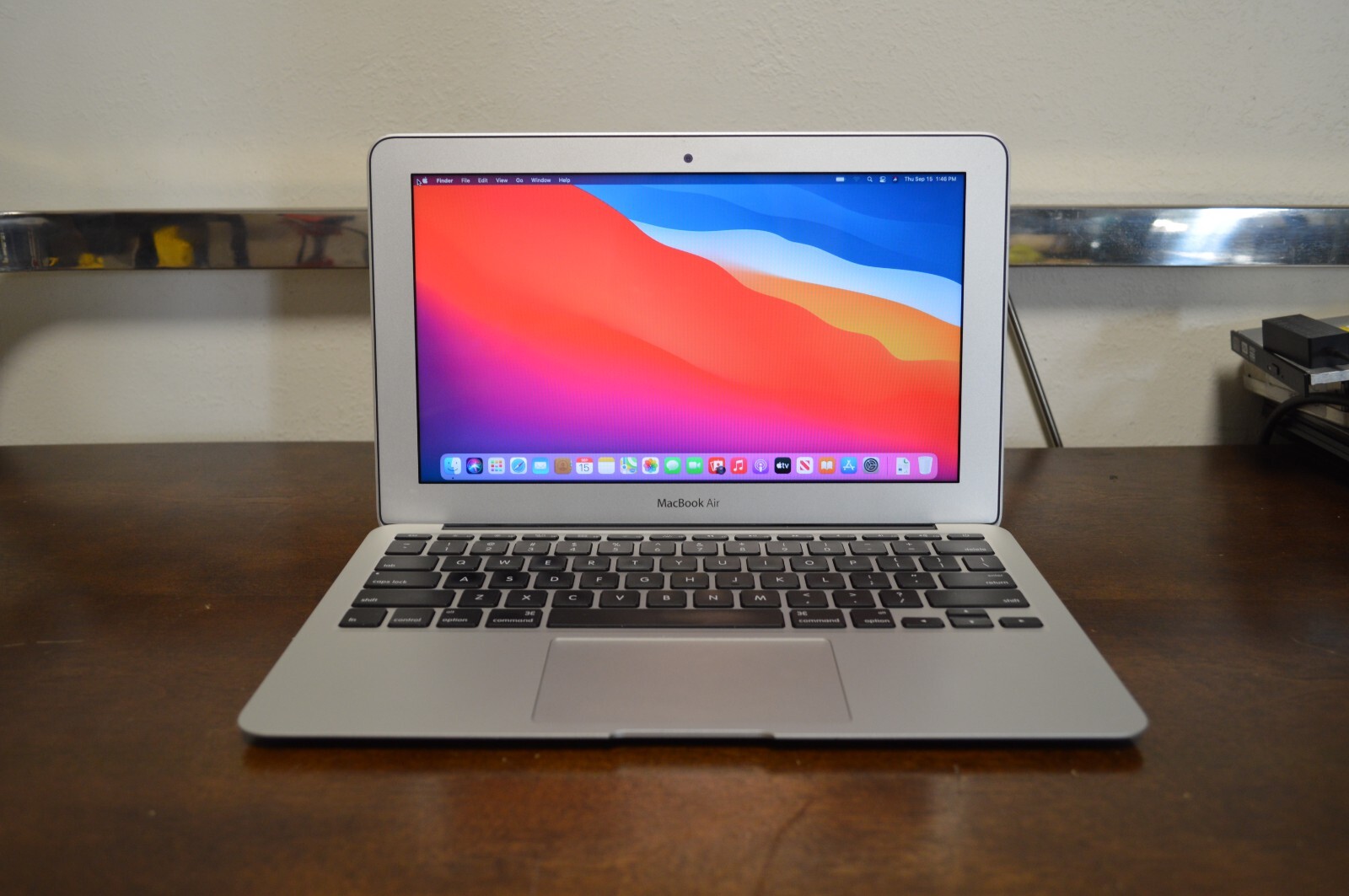 Apple MacBook Air 6.1 11 inch i5 128GB 4GB HD Graphics 5000 Big
