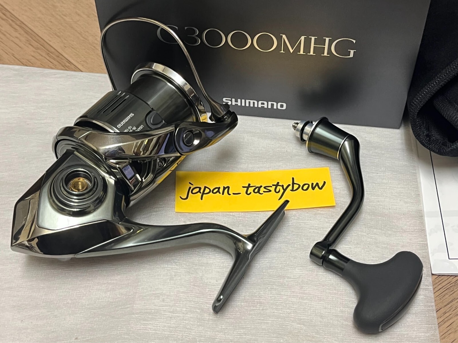 Shimano 22 STELLA C3000MHG Spinning Fishing Reel New Made in Japan