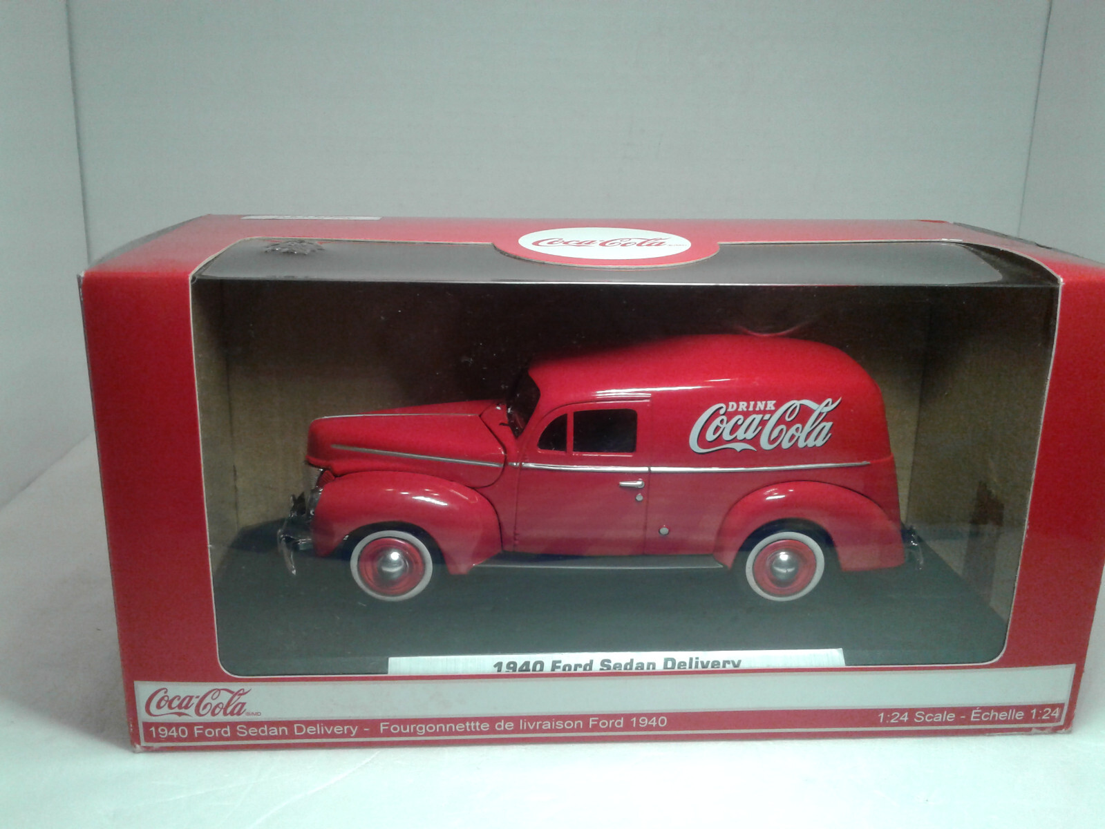 Motor City Classics 1940 Ford Sedan Coca Cola Delivery Panel Van 1