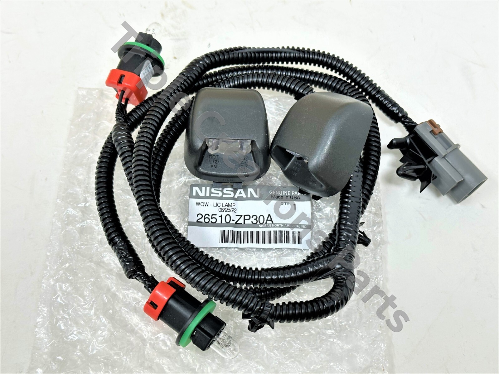 26510ZP30A Genuine Nissan Lamp Assy-Licence Plate 26510-ZP30A OEM