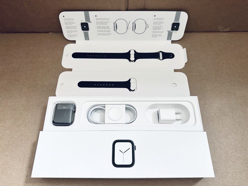 Apple Watch Series 3, 42mm, Space Gray, GPS + Cellular A1861