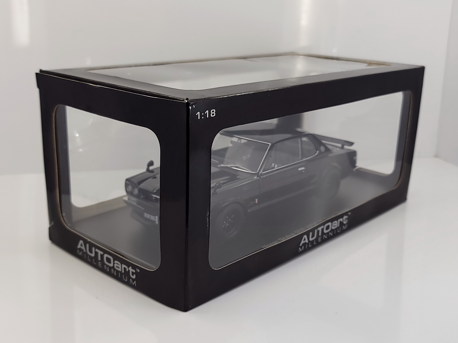 AUTOart 1:18 scale Nissan Skyline 2000 GT-R (KPGC10) Tuned Version