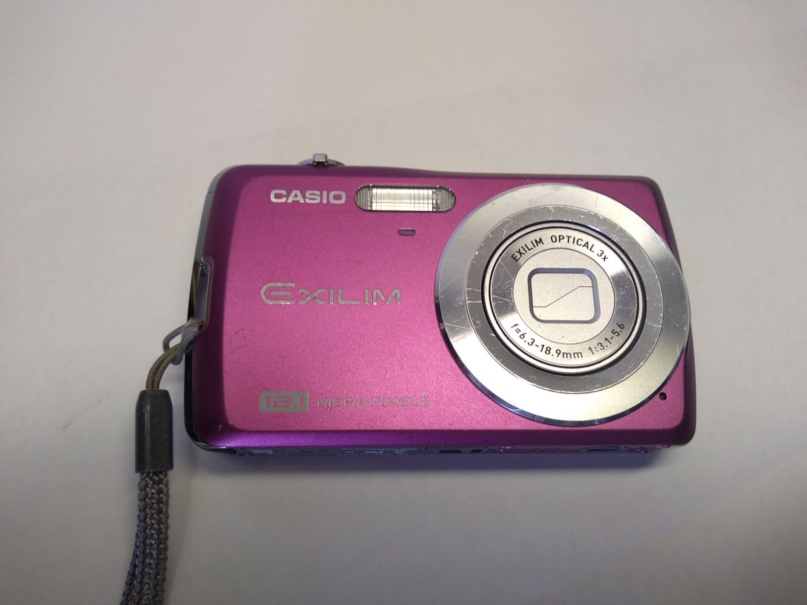 Casio Exilim EX-Z35 Digital Camera X3 Optical 6.3-18.9mm 1:3.1-5.6